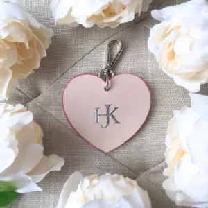 Jeanette POWDER bézs szív charm